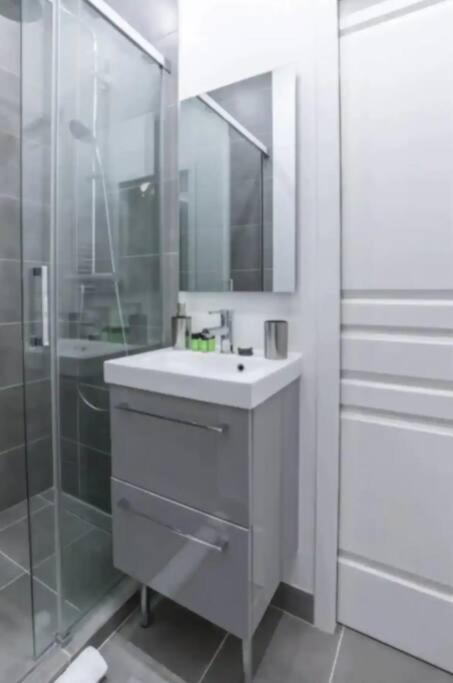 Roses Appartement Proche Sacree-Coeur/Montmarte Paris Ngoại thất bức ảnh